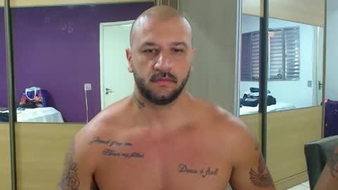 Snapshot of smithduke chatting on December 4, 12:36 pm smithduke online show from December 4, 12:36 pm