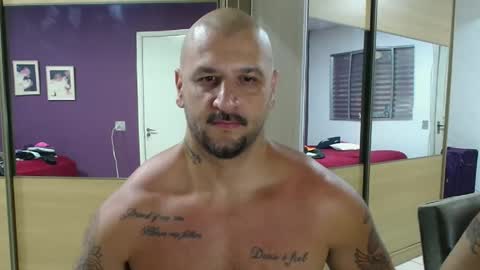 Snapshot of smithduke chatting on February 10, 5:03 am smithduke online show from February 10, 5:03 am