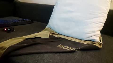 Smokeandwatching online show from January 7, 3:57 am