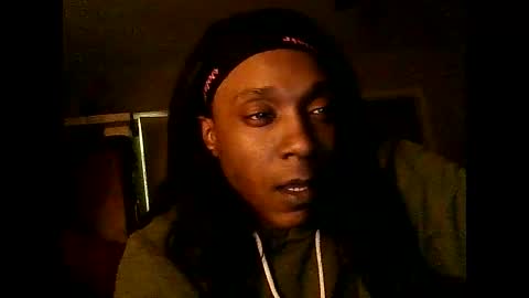 Snapshot of smokegoddess35 chatting on December 14, 3:07 am SmokeGoddess35 online show from December 14, 3:07 am