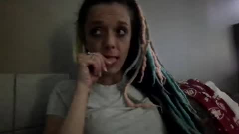 Snapshot of smokeingbitch420 chatting on June 17, 8:50 am love bug online show from June 17, 8:50 am
