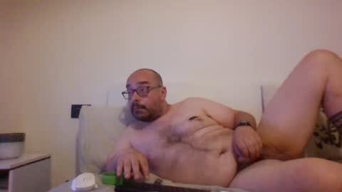 Snapshot of smoker985 chatting on July 11, 8:06 am smoker985 online show from July 11, 8:06 am
