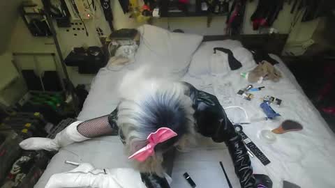 Snapshot of smokeslut365 chatting on October 24, 6:04 pm smokeslut365 online show from October 24, 6:04 pm