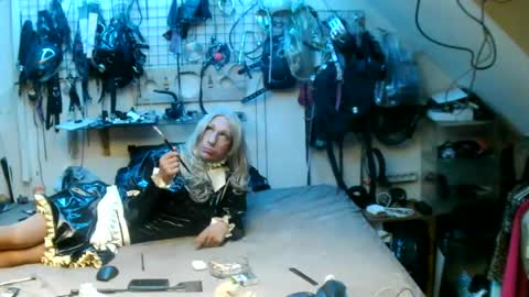smokeslut365 online show from July 18, 3:00 am