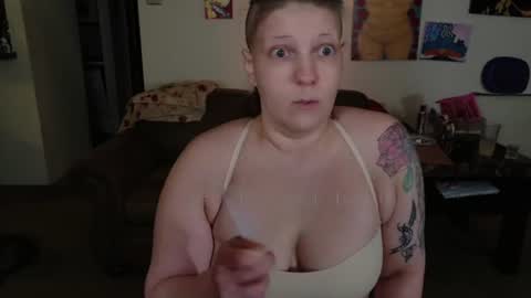 Snapshot of smokihippi chatting on June 18, 9:14 am Big Dawg online show from June 18, 9:14 am