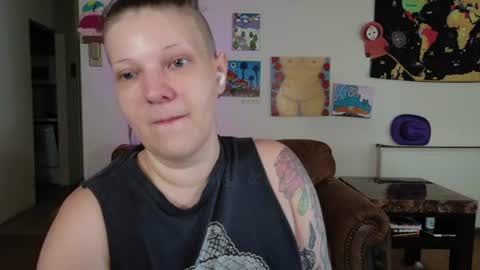 Snapshot of smokihippi chatting on July 9, 4:44 pm Big Dawg online show from July 9, 4:44 pm