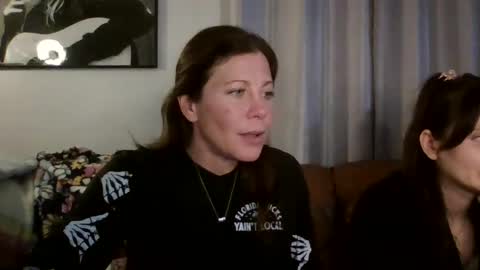 Snapshot of smokingpoptart420 chatting on January 4, 2:56 am WaterbongBarbie online show from January 4, 2:56 am