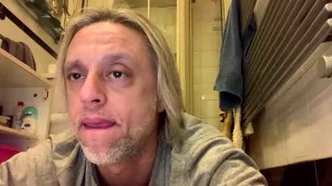 Snapshot of smokingtime chatting on December 15, 9:19 pm Smokingtime online show from December 15, 9:19 pm