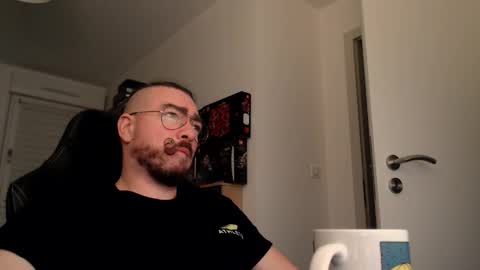 AllDayIDream online show from October 18, 4:04 am