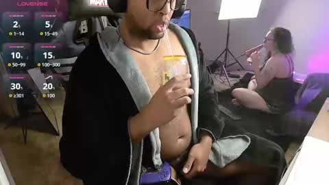 Snapshot of smoothj2015 chatting on November 28, 8:50 am Smoothj2011 online show from November 28, 8:50 am