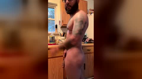 Snapshot of smoothnutz83 chatting on April 21, 11:05 am Smoothnutz83 online show from April 21, 11:05 am