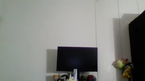 Snapshot of smoothvodka chatting on December 9, 12:23 am Bambi--Vodka online show from December 9, 12:23 am