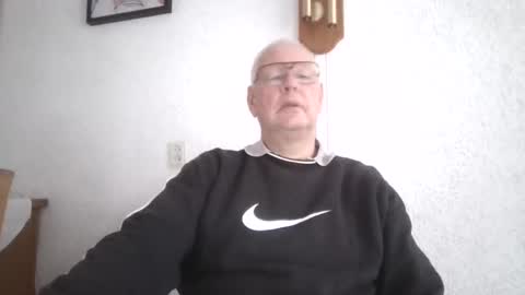 Snapshot of smoothy5460 chatting on January 6, 2:25 pm smoothy5460 online show from January 6, 2:25 pm