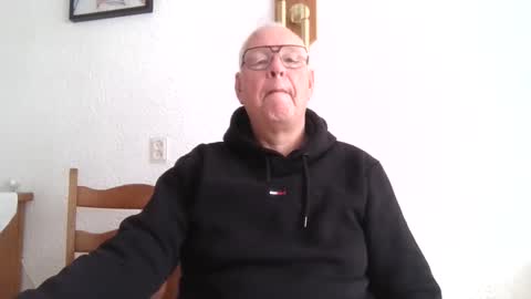 Snapshot of smoothy5460 chatting on February 7, 10:29 am smoothy5460 online show from February 7, 10:29 am