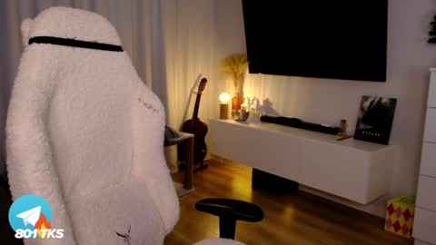 Snapshot of smthwrong chatting on January 9, 12:35 am smthwrong online show from January 9, 12:35 am