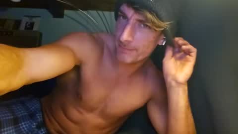 Snapshot of snackyyyy chatting on January 19, 5:22 am Snackyyyy online show from January 19, 5:22 am