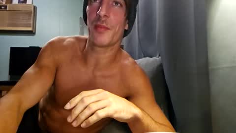 Snapshot of snackyyyy chatting on February 11, 2:49 am Snackyyyy online show from February 11, 2:49 am