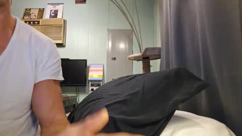 Snapshot of snackyyyy chatting on February 22, 12:01 am Snackyyyy online show from February 22, 12:01 am