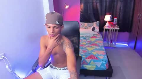 Snapshot of snak_master1 chatting on November 28, 5:04 pm snak_master1 online show from November 28, 5:04 pm