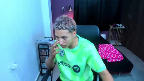 snak_master1 online show from January 12, 11:54 pm