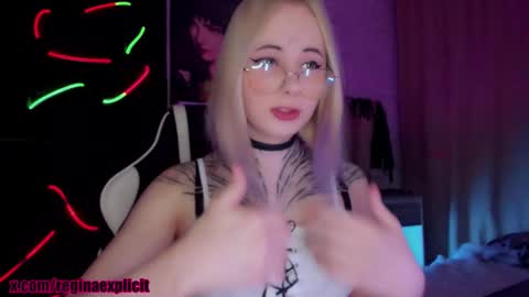 Snapshot of snake_bites chatting on November 6, 9:05 pm Reeginaaaaa online show from November 6, 9:05 pm