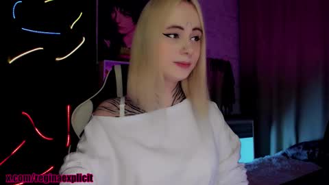 Reeginaaaaa online show from February 13, 9:44 pm