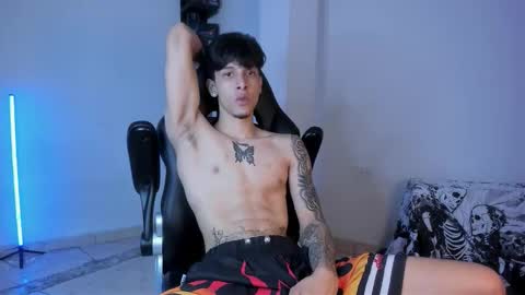 Snapshot of snakebutterfly chatting on October 24, 9:28 am snakebutterfly online show from October 24, 9:28 am