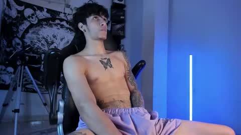 snakebutterfly online show from December 1, 7:13 am