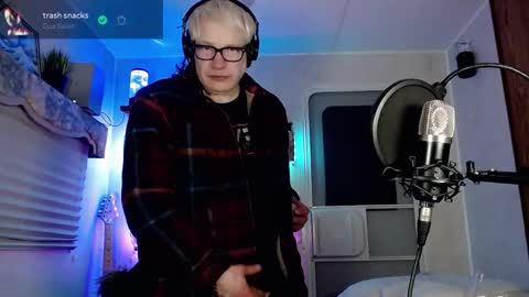 Snapshot of snarfle chatting on March 1, 9:18 am Viiscount Snarfle Von Snarfenberg online show from March 1, 9:18 am