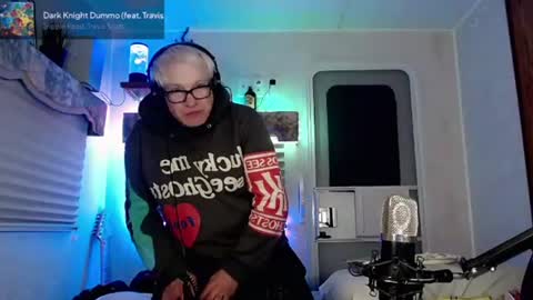 Snapshot of snarfle chatting on March 9, 8:29 am Viiscount Snarfle Von Snarfenberg online show from March 9, 8:29 am