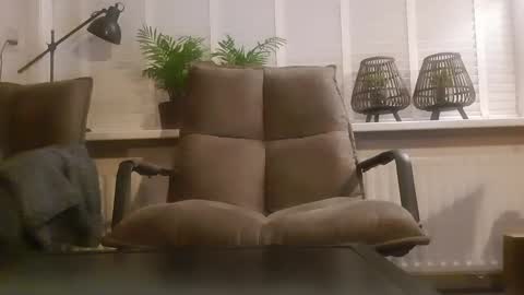 Snapshot of sneakerboy444 chatting on December 6, 10:19 pm sneakerboy444 online show from December 6, 10:19 pm