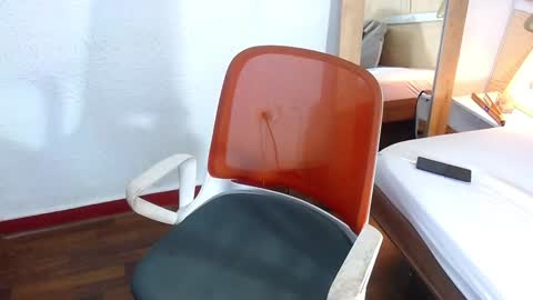 Snapshot of sneakyy_fantasy chatting on January 18, 3:42 am Hellen online show from January 18, 3:42 am