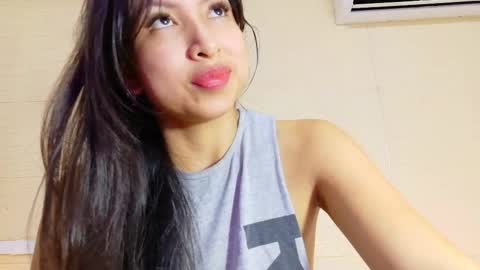 Snapshot of sneakyy_fantasy chatting on March 8, 3:50 am Hellen online show from March 8, 3:50 am