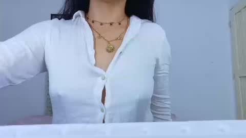 Snapshot of sneakyy_fantasy chatting on February 26, 3:55 pm Hellen online show from February 26, 3:55 pm