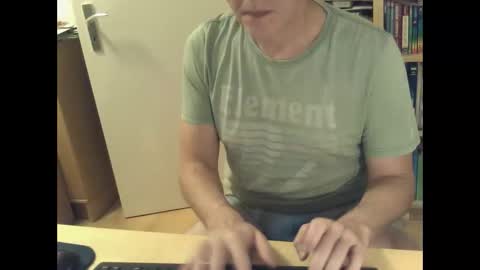 sneaxfreund online show from January 18, 12:03 am