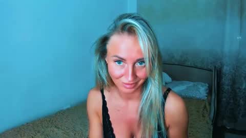 Snapshot of snezanablond chatting on May 29, 7:23 pm Sneja online show from May 29, 7:23 pm