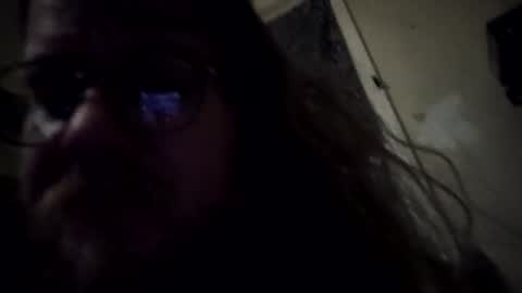 Snapshot of sniffyourstank chatting on August 4, 7:22 am sniffyourstank online show from August 4, 7:22 am