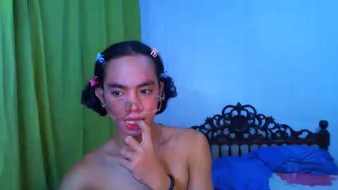 Snapshot of snoky_serna chatting on June 3, 6:35 pm snoky_serna online show from June 3, 6:35 pm