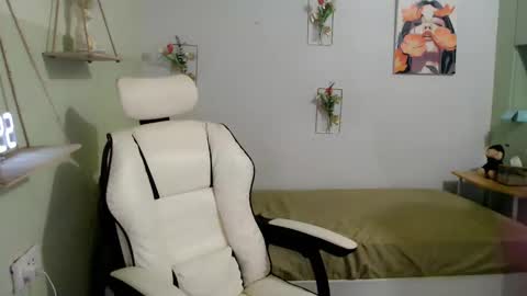 snow_2000 online show from December 5, 7:16 am