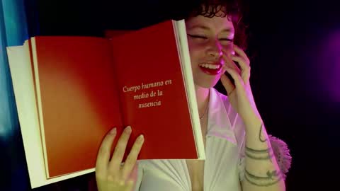 Snapshot of snow_flowers chatting on October 31, 10:22 pm Arwen online show from October 31, 10:22 pm