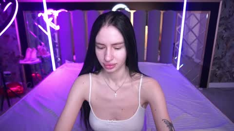 snow_whiteeex online show from April 7, 5:41 am