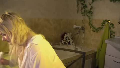 Ellie online show from July 10, 5:34 am