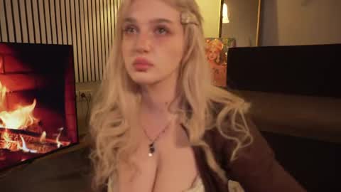 Ellie online show from July 16, 5:24 am