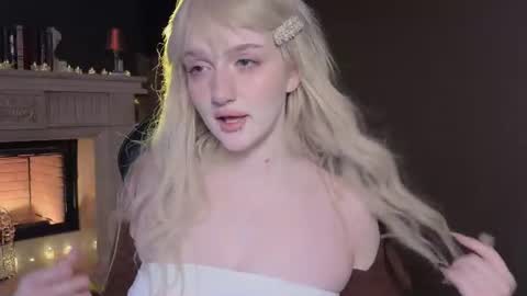 Ellie online show from July 18, 5:22 am