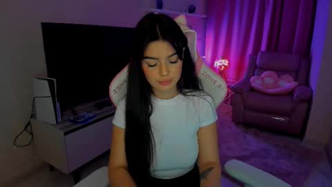 Snapshot of snowingwinter chatting on September 26, 9:19 pm snowingwinter online show from September 26, 9:19 pm