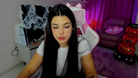 Snapshot of snowingwinter chatting on November 2, 7:16 pm snowingwinter online show from November 2, 7:16 pm