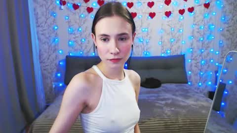 SnowWhate 00 online show from March 27, 5:45 pm