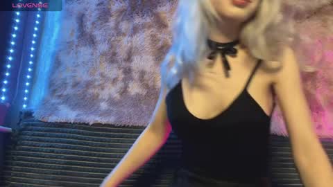 snowy_alice online show from April 10, 4:55 pm