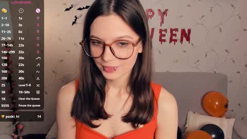 Snapshot of so__sweet chatting on October 28, 9:02 am Alice - Birthday Girl online show from October 28, 9:02 am