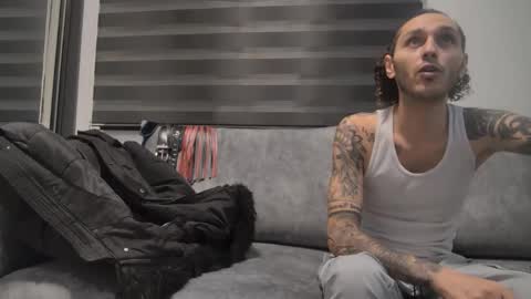 Snapshot of socialmediasweetty chatting on November 16, 8:14 pm KINKYCHAOS online show from November 16, 8:14 pm